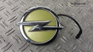 Usagé Commutateur hayon Opel Adam 1.2 16V Prix € 85,00 Règlement à la marge proposé par Autodemontage Vrijhoeven B.V.