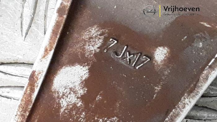 Wheel from a Opel Astra J (PC6/PD6/PE6/PF6) 2.0 CDTI 16V 165 Ecotec 2014