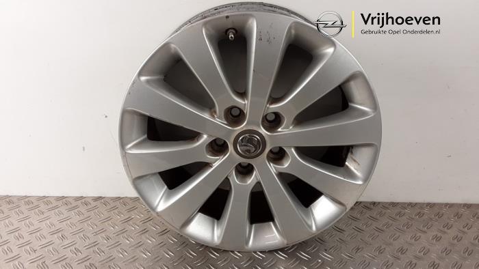 Wheel from a Opel Astra J (PC6/PD6/PE6/PF6) 2.0 CDTI 16V 165 Ecotec 2014