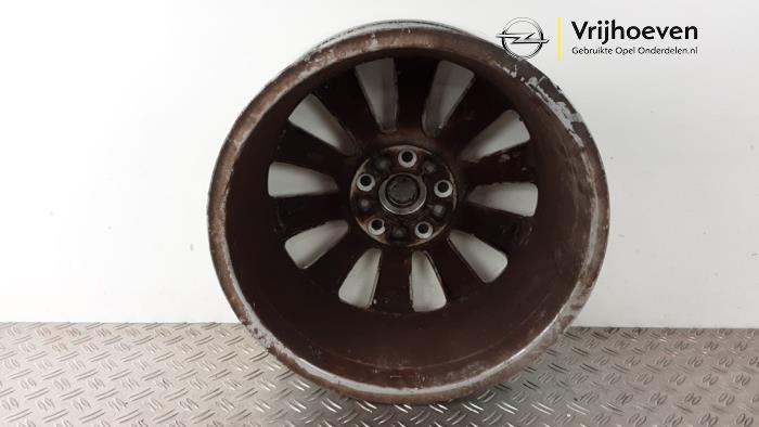 Wheel from a Opel Astra J (PC6/PD6/PE6/PF6) 2.0 CDTI 16V 165 Ecotec 2014