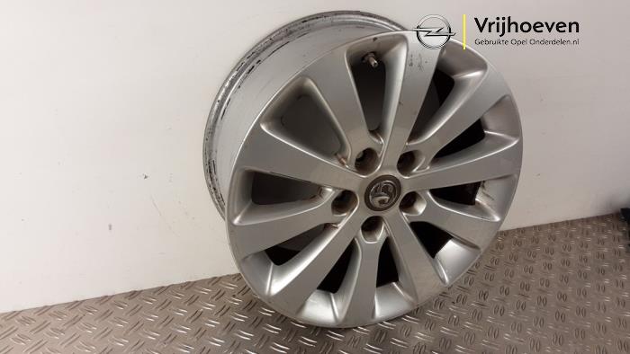 Wheel from a Opel Astra J (PC6/PD6/PE6/PF6) 2.0 CDTI 16V 165 Ecotec 2014