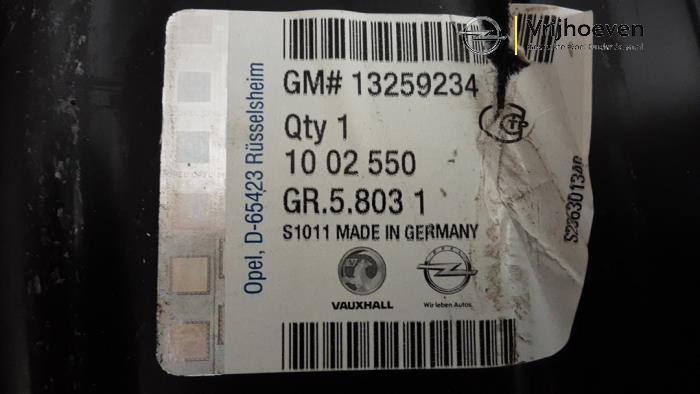 Jante d'un Opel Astra J (PC6/PD6/PE6/PF6) 1.3 CDTI 16V EcoFlex 2013