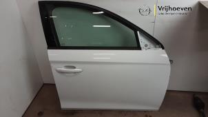 Begagnade Framdörr, 4-dörrars, höger Opel Corsa F (UB/UH/UP) Electric, Corsa-e 50kWh Pris € 450,00 Marginaltabell erbjuds av Autodemontage Vrijhoeven B.V.