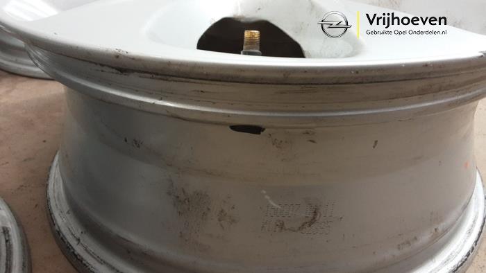 Velgen set van een Opel Karl 1.0 ecoFLEX 12V 2018