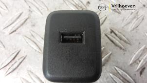 Begagnade AUX/USB-anslutning Opel Karl 1.0 12V Pris € 20,00 Marginaltabell erbjuds av Autodemontage Vrijhoeven B.V.