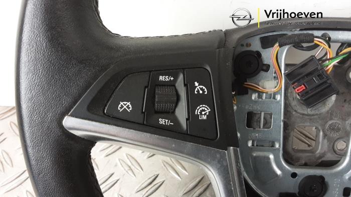 Ratt från en Opel Astra J Sports Tourer (PD8/PE8/PF8) 2.0 CDTI 16V 165 2015