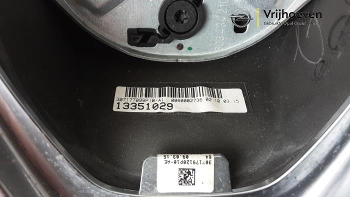 Ratt från en Opel Astra J Sports Tourer (PD8/PE8/PF8) 2.0 CDTI 16V 165 2015
