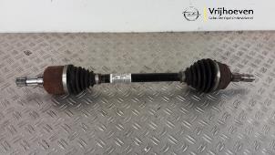 Gebruikte Steekas links-voor Opel Corsa F (UB/UH/UP) 1.2 Turbo 12V 100 Prijs € 75,00 Margeregeling aangeboden door Autodemontage Vrijhoeven B.V.