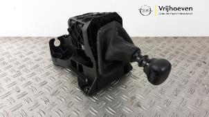 Gebruikte Pook Opel Vivaro 2.0 CDTI 122 Prijs € 80,00 Margeregeling aangeboden door Autodemontage Vrijhoeven B.V.