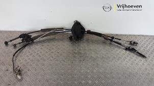 Gebruikte Schakelkabel Versnellingsbak Opel Vivaro 2.0 CDTI 122 Prijs € 45,00 Margeregeling aangeboden door Autodemontage Vrijhoeven B.V.