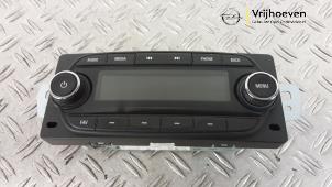 Gebruikte Radio module Opel Karl 1.0 12V Prijs € 100,00 Margeregeling aangeboden door Autodemontage Vrijhoeven B.V.