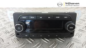 Gebruikte Radio module Opel Karl 1.0 12V Prijs € 100,00 Margeregeling aangeboden door Autodemontage Vrijhoeven B.V.