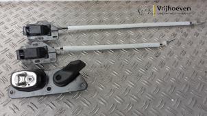 Begagnade Låsmekanism, bakdörr, minibuss/van Opel Combo Cargo 1.6 CDTI 100 Pris € 150,00 Marginaltabell erbjuds av Autodemontage Vrijhoeven B.V.