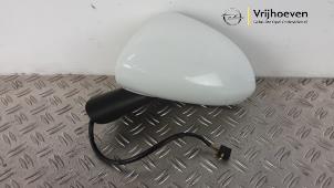 Gebruikte Buitenspiegel links Opel Corsa D 1.3 CDTi 16V ecoFLEX Prijs € 25,00 Margeregeling aangeboden door Autodemontage Vrijhoeven B.V.