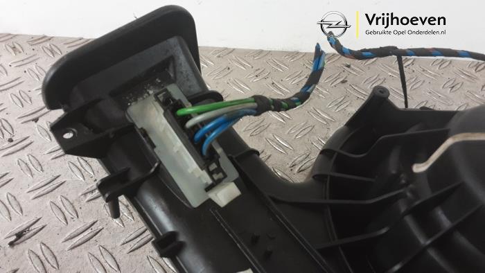 Motor de ventilador de calefactor de un Opel Vectra C Caravan 2.2 DIG 16V 2003