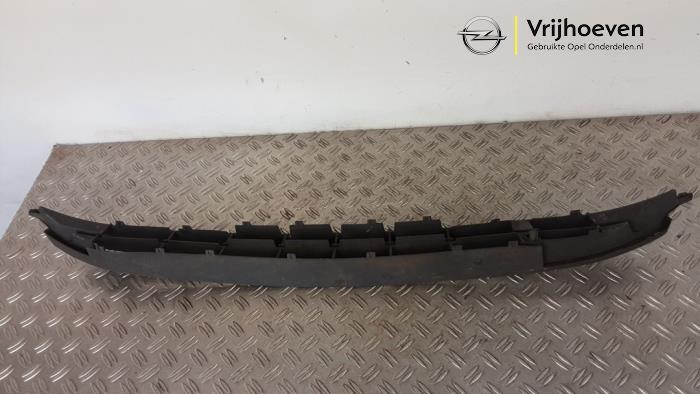 Grille van een Opel Corsa E 1.4 16V 2014