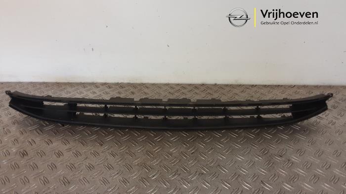 Grille van een Opel Corsa E 1.4 16V 2014