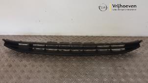 Gebruikte Grille Opel Corsa E 1.4 16V Prijs € 30,00 Margeregeling aangeboden door Autodemontage Vrijhoeven B.V.