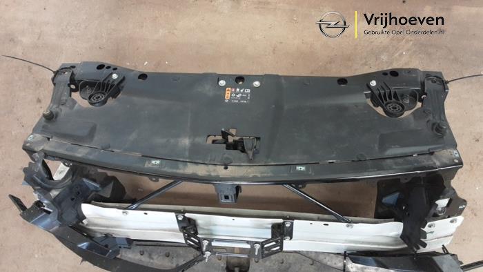 Front från en Opel Insignia Sports Tourer 2.0 GSi Turbo 16V 4x4 2017