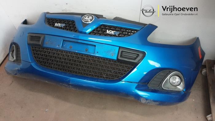 Voorbumper van een Opel Corsa D 1.6i OPC 16V Turbo 2008