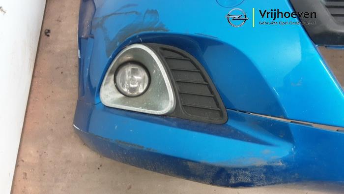 Voorbumper van een Opel Corsa D 1.6i OPC 16V Turbo 2008