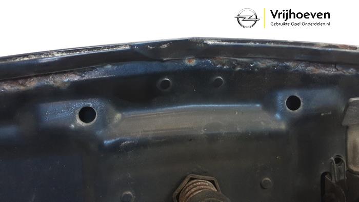 Motorhuv från en Opel Corsa D 1.4 16V Twinport 2008