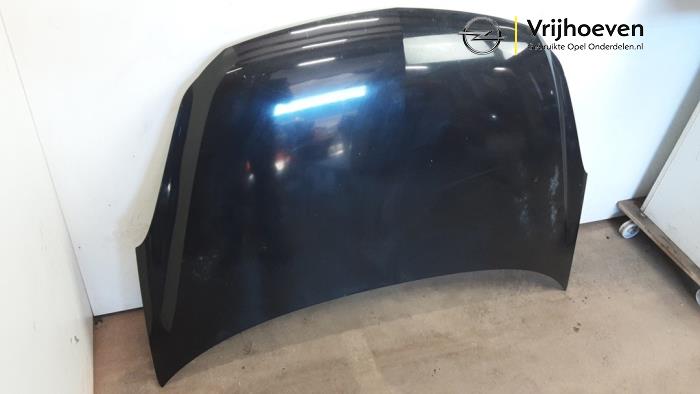 Motorhuv från en Opel Corsa D 1.4 16V Twinport 2008