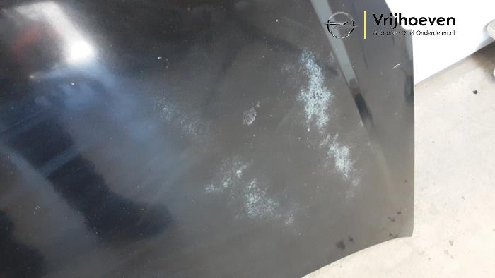 Motorhuv från en Opel Corsa D 1.4 16V Twinport 2008