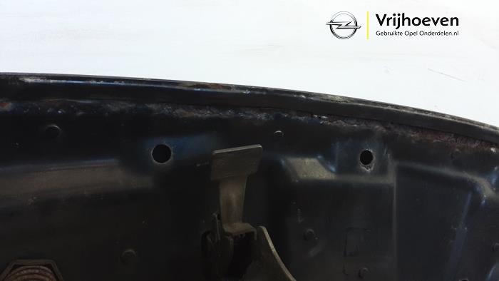 Motorhuv från en Opel Corsa D 1.4 16V Twinport 2008