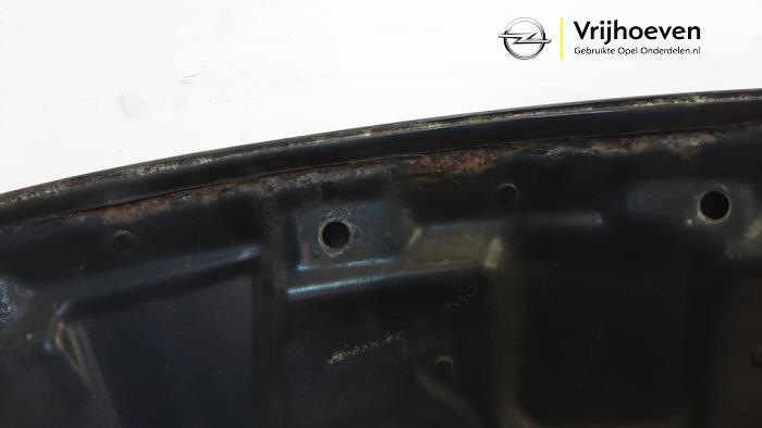 Motorhuv från en Opel Corsa D 1.4 16V Twinport 2008