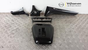 Begagnade Dekorstripe, instrumentbräda Opel Corsa F (UB/UH/UP) Electric, Corsa-e 50kWh Pris € 99,99 Inklusive moms erbjuds av Autodemontage Vrijhoeven B.V.