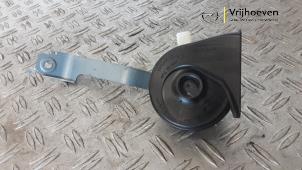 Gebruikte Claxon Opel Corsa F (UB/UH/UP) 1.5 CDTI 100 Prijs € 15,00 Margeregeling aangeboden door Autodemontage Vrijhoeven B.V.