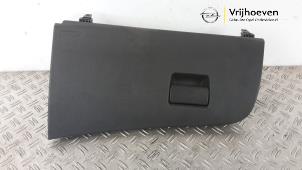 Gebruikte Dashboardkastje Opel Insignia Sports Tourer 2.0 CDTI 16V Prijs € 50,00 Margeregeling aangeboden door Autodemontage Vrijhoeven B.V.