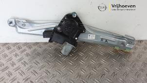Begagnade Fönstermekanism för bakre dörr, 4-dörrars, höger Opel Insignia Sports Tourer 2.0 CDTI 16V Pris € 125,00 Marginaltabell erbjuds av Autodemontage Vrijhoeven B.V.
