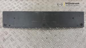 Gebruikte Kentekenplaathouder voor Opel Insignia Sports Tourer 2.0 CDTI 16V Prijs € 40,00 Margeregeling aangeboden door Autodemontage Vrijhoeven B.V.
