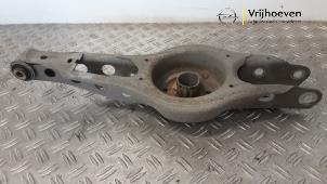 Gebruikte Draagarm onder links-achter Opel Insignia Sports Tourer 2.0 CDTI 16V Prijs € 40,00 Margeregeling aangeboden door Autodemontage Vrijhoeven B.V.