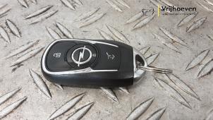 Gebruikte Sleutel Opel Insignia Sports Tourer 2.0 CDTI 16V Prijs € 50,00 Margeregeling aangeboden door Autodemontage Vrijhoeven B.V.