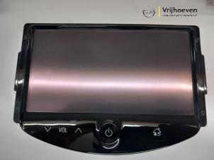 Gebruikte Radio module Opel Adam 1.2 16V Prijs € 100,00 Margeregeling aangeboden door Autodemontage Vrijhoeven B.V.