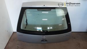 Używane Tylna klapa Opel Corsa C (F08/68) 1.0 12V Cena € 75,00 Procedura marży oferowane przez Autodemontage Vrijhoeven B.V.