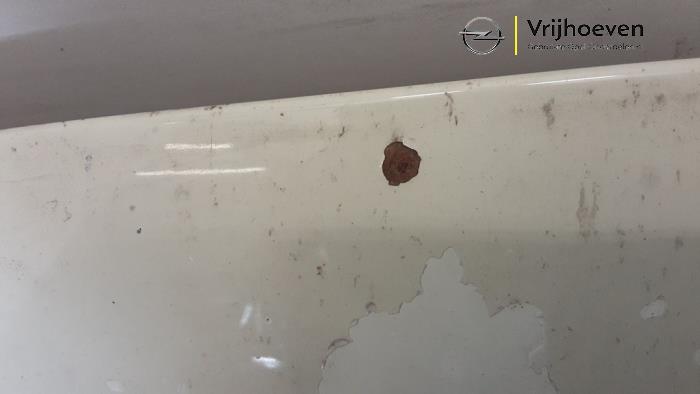 Motorhuv från en Opel Corsa D 1.4 16V Twinport 2011