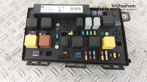 Begagnade Säkringsbox Opel Zafira (M75) 1.8 16V Ecotec Pris € 100,00 Marginaltabell erbjuds av Autodemontage Vrijhoeven B.V.