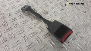 Begagnade Bakre bältesspänne, vänster Opel Astra H Twin Top (L67) 1.8 16V Pris € 15,00 Marginaltabell erbjuds av Autodemontage Vrijhoeven B.V.