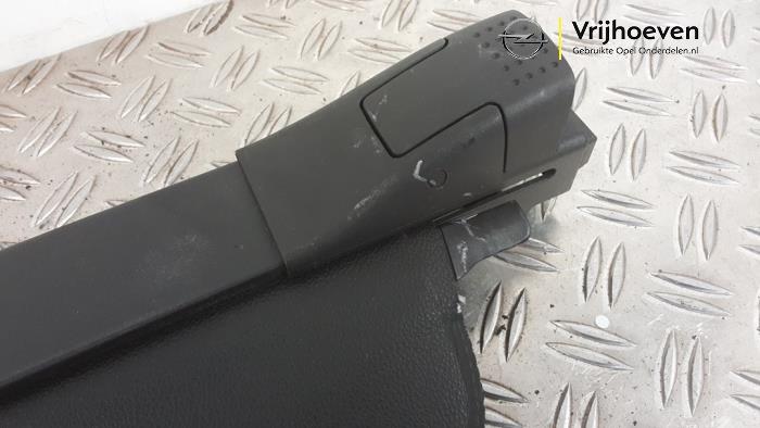 Dekzeil Bagageruimte van een Opel Astra J Sports Tourer (PD8/PE8/PF8) 1.6 Turbo 16V 2012