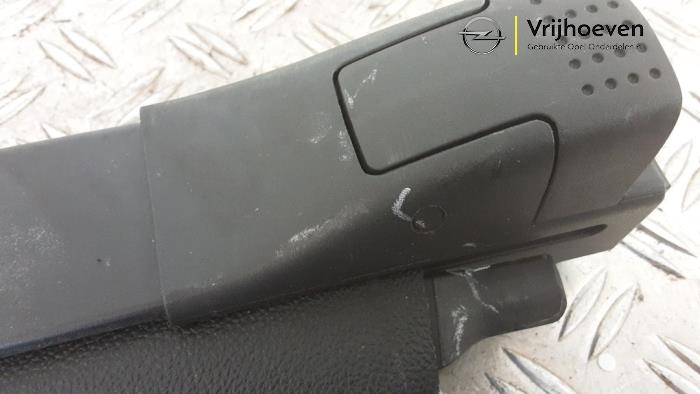 Dekzeil Bagageruimte van een Opel Astra J Sports Tourer (PD8/PE8/PF8) 1.6 Turbo 16V 2012