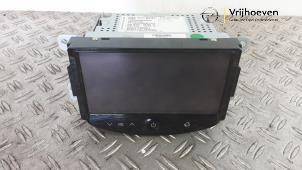 Gebruikte Radio module Opel Adam 1.2 16V Prijs € 100,00 Margeregeling aangeboden door Autodemontage Vrijhoeven B.V.