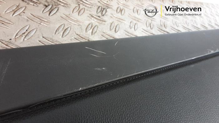 Dekzeil Bagageruimte van een Opel Astra K Sports Tourer 1.2 Turbo 12V 2020