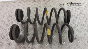 Gebruikte Schroefveer achter Opel Astra K Sports Tourer 1.2 Turbo 12V Prijs € 40,00 Margeregeling aangeboden door Autodemontage Vrijhoeven B.V.