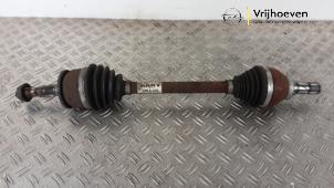 Gebruikte Homokineetas links-voor Opel Astra K Sports Tourer 1.4 Turbo 16V Prijs € 100,00 Margeregeling aangeboden door Autodemontage Vrijhoeven B.V.