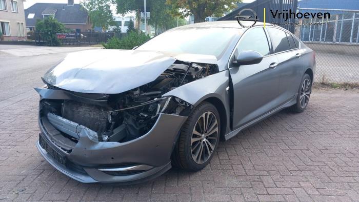 Motor från en Opel Insignia Grand Sport 2.0 CDTI 16V 2017