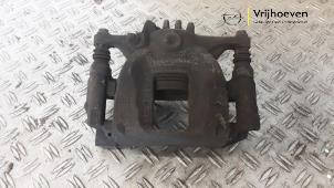 Używane Zacisk hamulcowy prawy przód Opel Vivaro 1.6 CDTI BiTurbo 120 Cena € 40,00 Z VAT oferowane przez Autodemontage Vrijhoeven B.V.